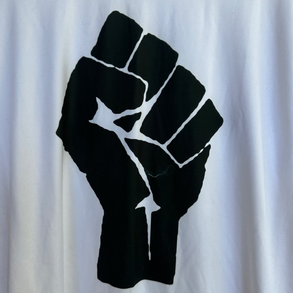 BLM Graphic Tee - Picture 3 of 4